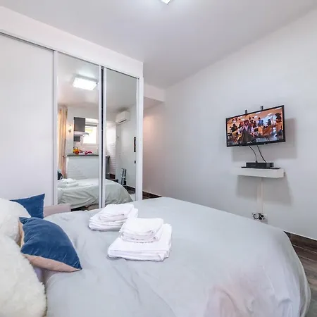 Beau à 50m De La Appartement